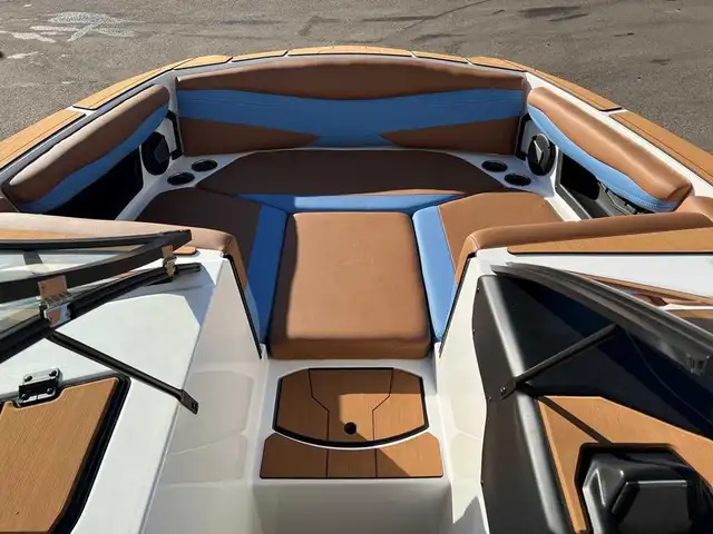 2024 Axis A225 in Powerboats & Motorboats in Saskatoon - Image 14