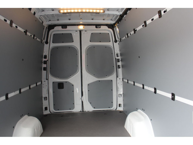 2020 Mercedes-Benz Sprinter 170\" HIGH ROOF - 3.0L DIESEL - 3 SE in Cars & Trucks in City of Toronto - Image 4