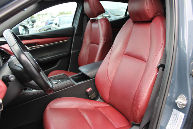2020 Mazda MAZDA3 in Cars & Trucks in Oakville / Halton Region - Image 3