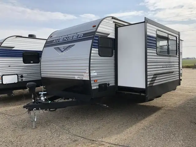 2023 Prime Time Avenger 24FKS Travel Trailer in Travel Trailers & Campers in Brandon - Image 5