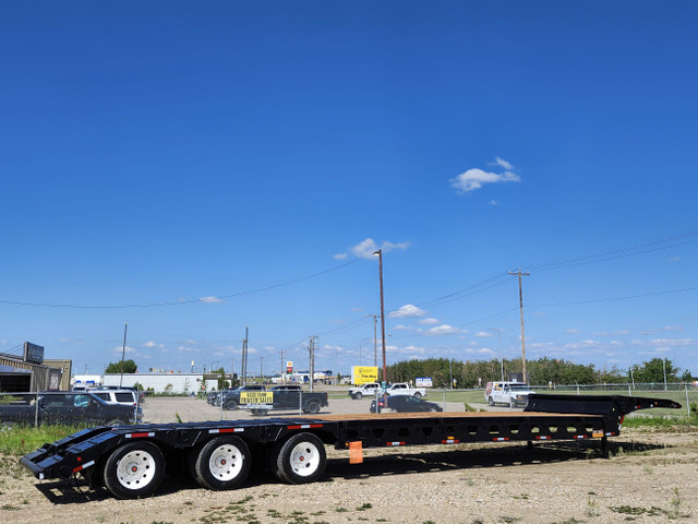 2004 Gerrys 40 Ton Scissorneck / Folding neck Trailer / Tri axle in Heavy Equipment in Edmonton - Image 3