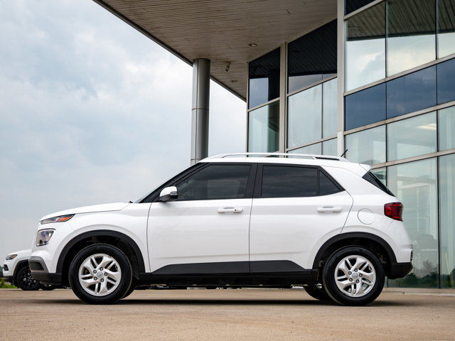 2023 Hyundai Venue Preferred in Cars & Trucks in Barrie - Image 4