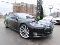 85D AWD - LOW LOW KMS - 100% CANADIAN VEHICLE Visit Our Website @ EliteLuxuryMotors.ca _____________... (image 1)