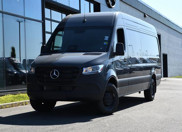 2025 Mercedes-Benz Sprinter 2500 170 Wheelbase High Roof RWD dans Autos et camions  à Laval/Rive Nord