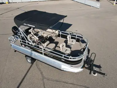 SunTracker Bass Buggy 18 DLX $41,995 -$2,000 [SUPER SUMMER SALE] $39,995 w/ 40 ELPT FourStroke Comma...