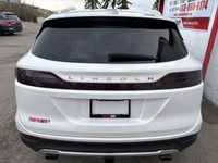 Black Label | 4WD | HEATED AND COOLED LEATHER SEATS | SUNROOF | TWO TONE This 2015 Lincoln MKC Black... (image 4)