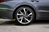 This 2023 Hyundai Sonata is for sale today. This sedan has 77,216 kms. It's black in colour . It has... (image 5)