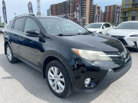 Le Toyota RAV4 Limited 2015 est un VUS compact haut de gamme qui combine fiabilité, confort et techn... (image 2)