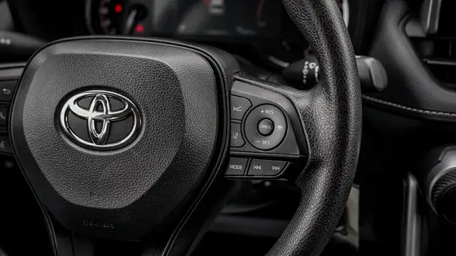 2023 Toyota RAV4 LE AWD | Heated Seats | Lane Keeping | CarPlay in Cars & Trucks in Guelph - Image 18