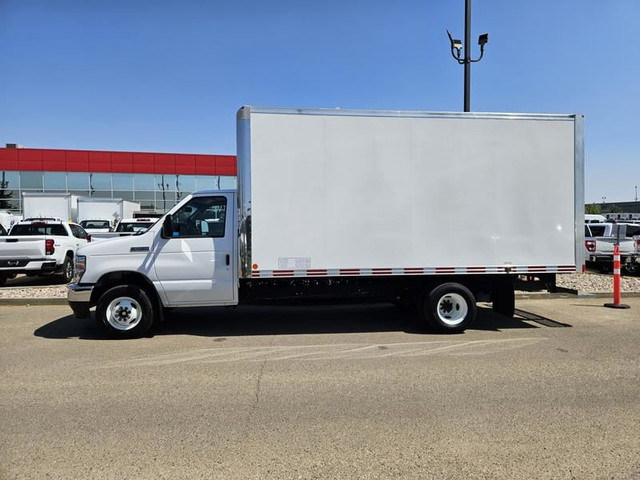 2024 Ford E-Series Cutaway E-450 DRW 176" WB, 7.3L V8 Gas, 16ft  in Cars & Trucks in St. Albert - Image 2