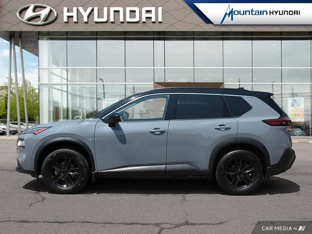 2023 NISSAN ROGUE SV MIDNIGHT EDITION in Cars & Trucks in Hamilton - Image 3