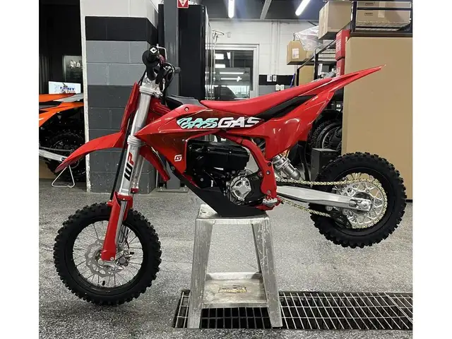 2025 GASGAS MC-E 5 in Dirt Bikes & Motocross in Granby - Image 6