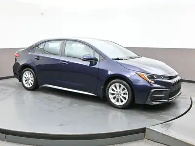 The 2022 Toyota Corolla SE combines sporty style with everyday practicality, delivering a fun-to-dri...