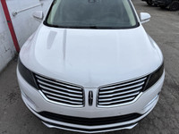 Black Label | 4WD | HEATED AND COOLED LEATHER SEATS | SUNROOF | TWO TONE This 2015 Lincoln MKC Black... (image 1)