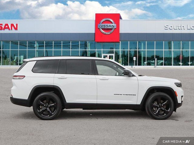 2022 Jeep Grand Cherokee L Altitude in Cars & Trucks in London - Image 2