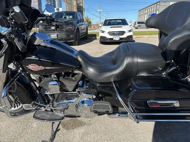 2011 Harley-Davidson Electra Glide Classic ~ ELECTRA GLIDE CLASS in Sport Touring in City of Toronto - Image 18