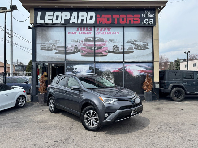 2017 Toyota RAV4 Hybrid XLE, AWD, Sunroof, Blind Spot, Camera, C in Cars & Trucks in Mississauga / Peel Region