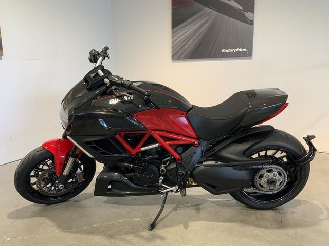 2011 Ducati Diavel Carbon in Street, Cruisers & Choppers in Delta/Surrey/Langley - Image 3