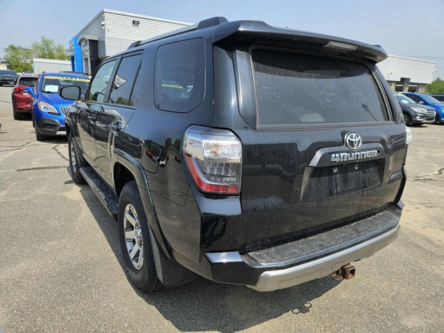 2015 TOYOTA 4RUNNER SR5, 4X4, TOIT OUVRANT, GPS, SIEGES CHAUFFAN in Cars & Trucks in Shawinigan - Image 3