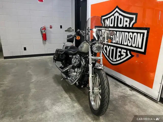 2009 Harley-Davidson XL883L SUPERLOW in Street, Cruisers & Choppers in Calgary - Image 29