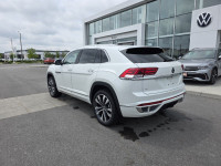 360 Camera, Sunroof, Cooled Seats, Premium Audio, Navigation! This 2023 Volkswagen Atlas Cross Sport... (image 8)