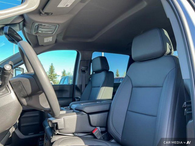 2025 Chevrolet Silverado 3500HD Work Truck 4WD Crew Cab in Cars & Trucks in Strathcona County - Image 3