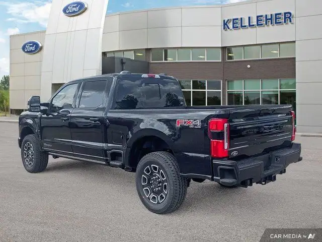 2025 Ford Super Duty F-250 SRW Platinum dans Autos et camions dans Brandon - Image 4