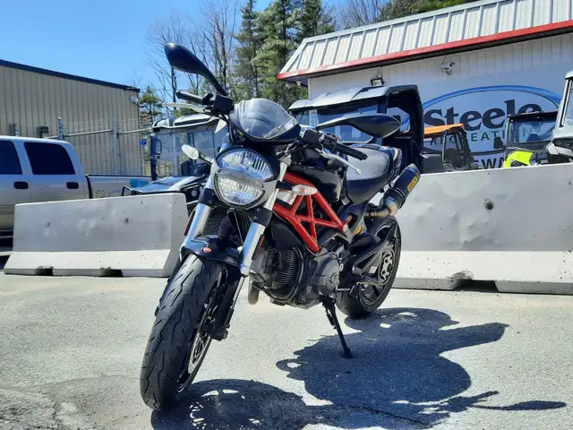 2011 Ducati MONSTER Monster 796 - Diamond Black Silk in Street, Cruisers & Choppers in Bridgewater - Image 2