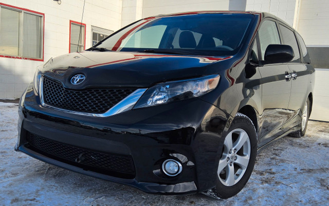 2013 Toyota Sienna SE V6 in Cars & Trucks in Calgary