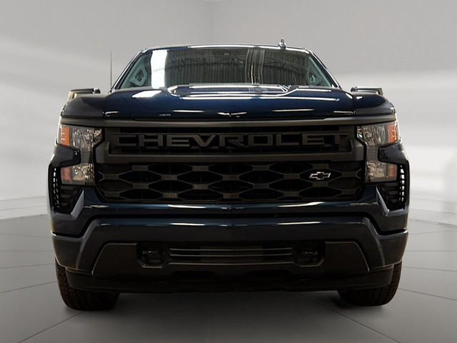 2023 Chevrolet Silverado 1500 CUSTOM CREW CAB 4X4 in Cars & Trucks in Laval / North Shore - Image 2