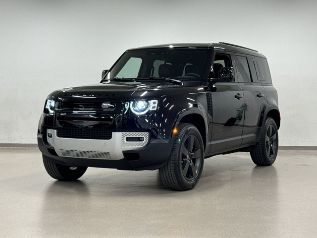 2024 Land Rover Defender 110 P300 S in Cars & Trucks in City of Montréal - Image 4