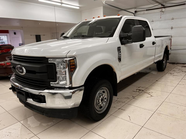Ford Super Duty F-350 SRW XL cabine 6 places 4RM caisse de 8 pi  in Cars & Trucks in Lanaudière - Image 2