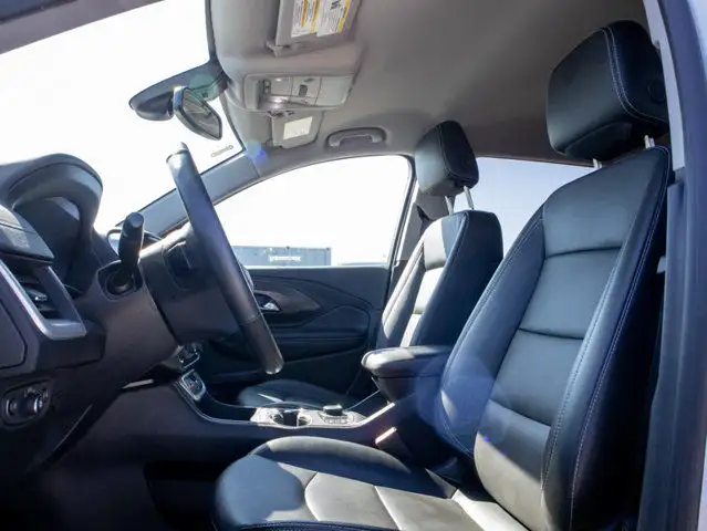 2024 GMC Terrain SLT - Lane Keeping Assist in Cars & Trucks in Belleville - Image 25