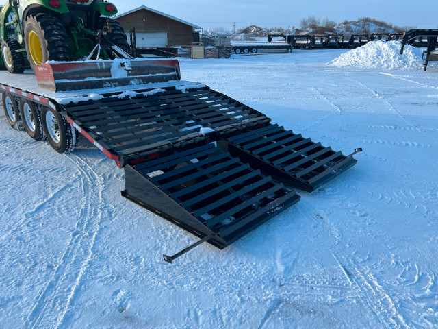 2025 SWS 26' Deck Over Wheels Trailer w/ Mega Ramps (3) 7K Axles in Farming Equipment in Edmonton - Image 4