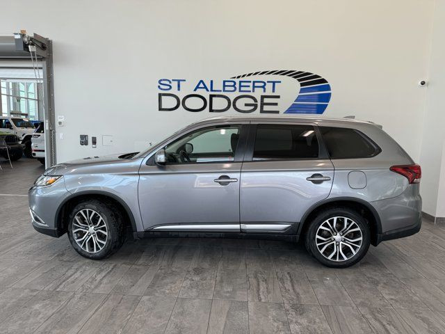2017 Mitsubishi Outlander ES in Cars & Trucks in St. Albert - Image 2