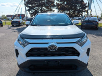 LOW KMS! EXTRA CLEAN AWD, APPLE CARPLAY/ANDROID AUTO FULLY LOADED, BACKUP CAMERA, LANE CHANGE ASSIST... (image 1)