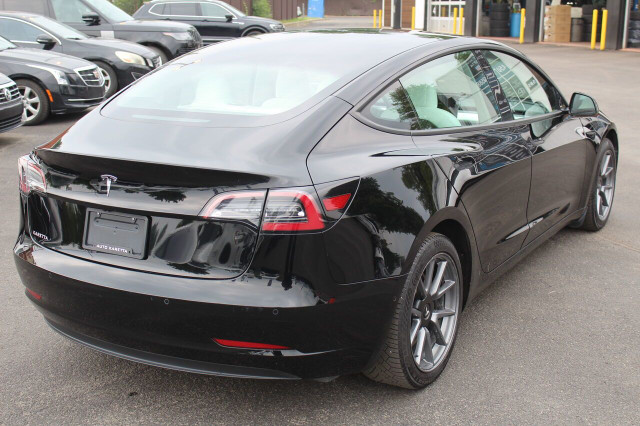 2022 Tesla MODEL 3 Premium white leather seats clean carfax in Cars & Trucks in Laval / North Shore - Image 4