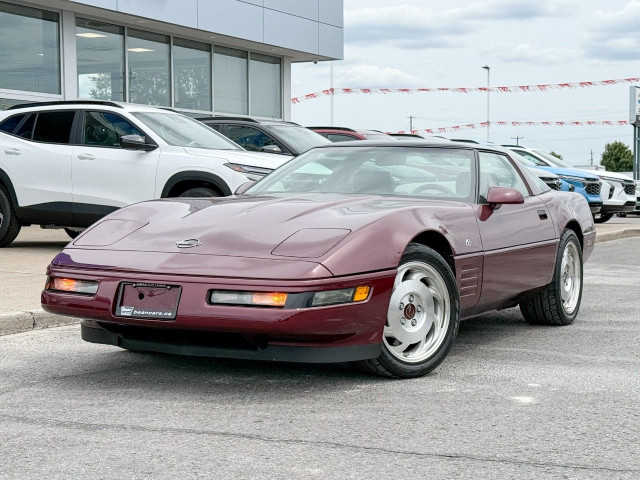 1993 Chevrolet CORVETTE 40TH ANNIVERSARY COUPE AUTO in Cars & Trucks in Ottawa