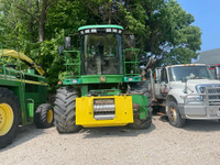 2005 John Deere 7300 4WD Forage Harvester Green