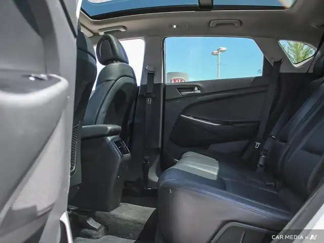 2017 Hyundai Tucson SE | Bluetooth | Heated Seats | AWD | XM dans Autos et camions dans London - Image 28