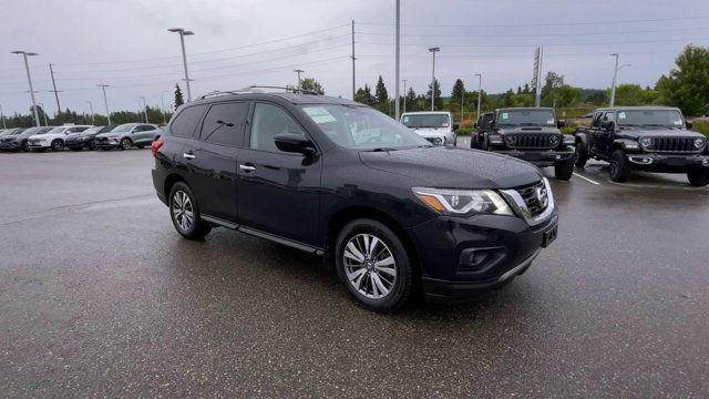 2019 Nissan Pathfinder SV Tech | 4WD | 7 Passenger in Cars & Trucks in Prince George - Image 2