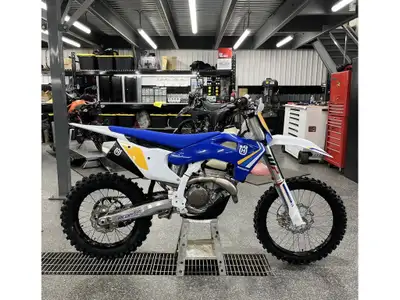 2025 Husqvarna FX 350 HERITAGE Les photos peuvent être à titre indicatif et sans inscription. Les pr...