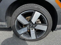 Hyundai Santa Fe Luxe AWD Cuir Mags Toit Ouvrant 7 Passagers 2024 à vendreJAMAIS ACCIDENTÉ!! Chargeu... (image 3)