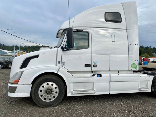  2014 Volvo 670 FINANCING ON THE SPOT!! in Heavy Trucks in Regina - Image 4