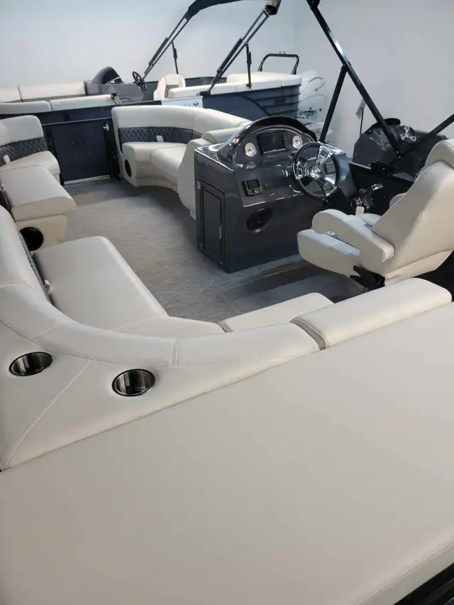 2025 Avro 21 Foot Tritoon with 140HP in Powerboats & Motorboats in City of Toronto - Image 11