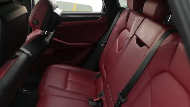 2022 Porsche Macan Base, Sunroof, Navigation, Red Interior, Navi in Cars & Trucks in Oakville / Halton Region - Image 33