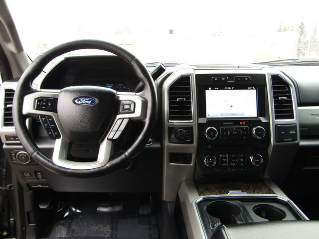 2018 Ford F-350 FX4 PKG 4WD CREW CAB 6.7L DIESEL B.S.A/NAV/CAM in Cars & Trucks in Calgary - Image 2