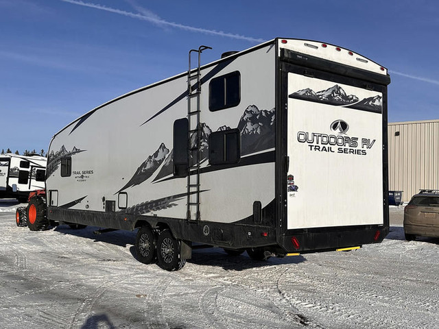 2024 Outdoors RV Trail Series 29TRX Toy Hauler Gen Sleeps 6 in Travel Trailers & Campers in Red Deer - Image 4