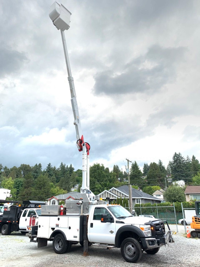 2011 FORD F550 - 42.5FT BUCKET TRUCK *4X4 DIESEL* BLOW-OUT PRICE in Heavy Trucks in Burnaby/New Westminster - Image 2