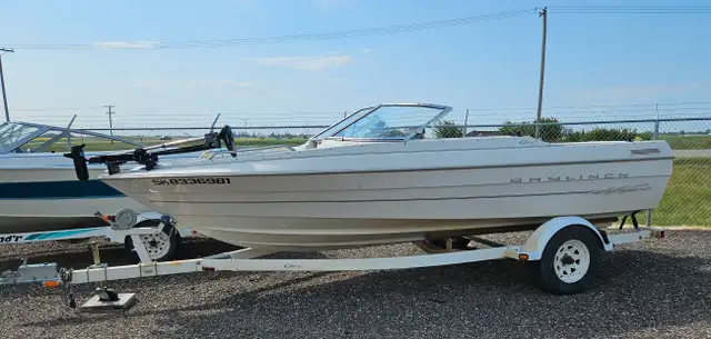 1999 Bayliner Capri 1954 in Powerboats & Motorboats in Regina - Image 3
